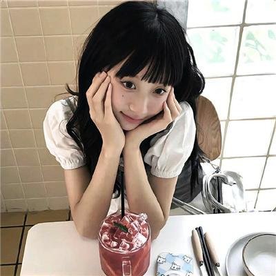 劳拉·马尔斯的眼睛
